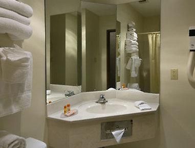 Howard Johnson Inn Tybee Island Savannah Ga Стая снимка